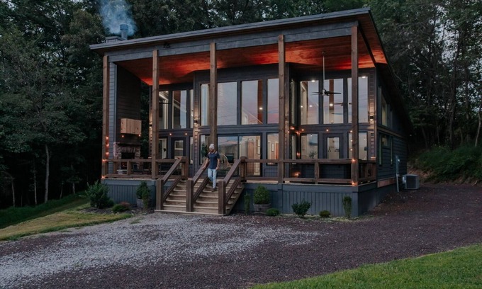 Blue Ridge Cabin | New Modern Boho Escape W/2 King Suites + Hot Tub Near DT