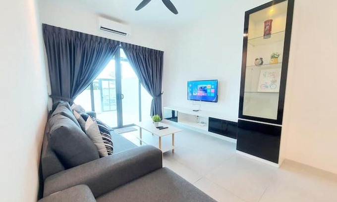 Central Seberang Perai Apartment | (new)MODERN COZY 3 ROOM SUITE 8pax@meritus perai