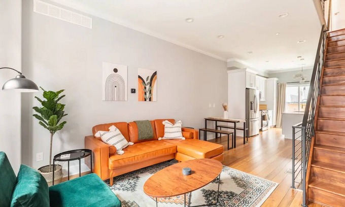 East Passyunk Crossing House | New modern home in welcoming South Philly neighborhood