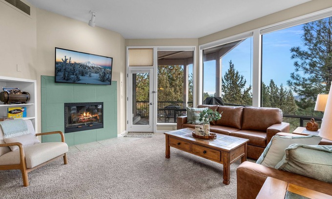 Century West Condo | New! Mt Bachelor Village ~ Views ~ Fireplace