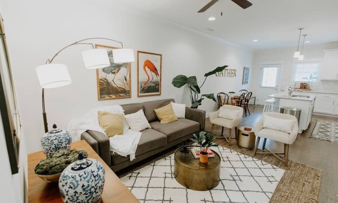 Murfreesboro House | NEW Murfreesboro Luxury Townhome | 5-min to DT