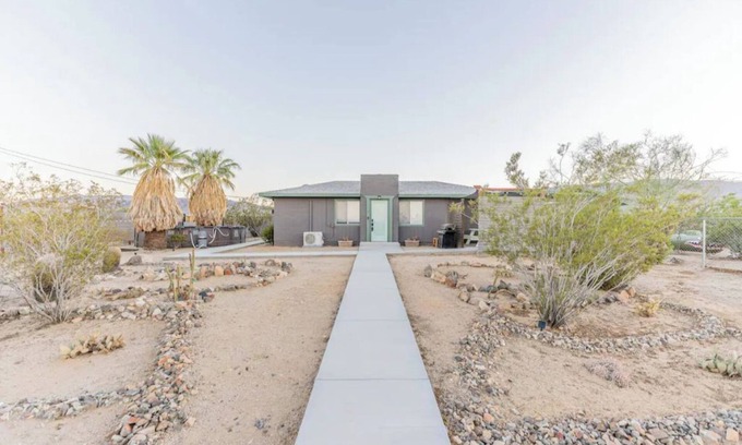 Twentynine Palms House | NEW! New Moon Cactus Villa @ Joshua Tree - HotTub, FirePit, Pool, Outdoor Shower