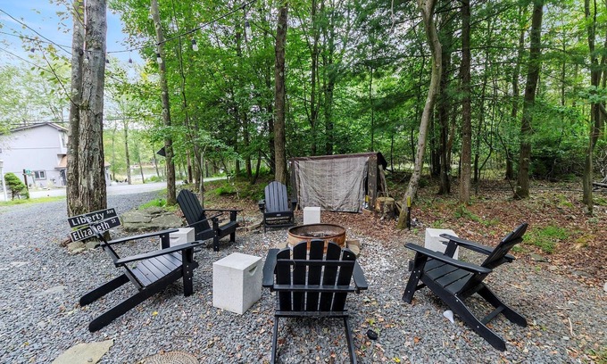 Pocono Lake Cottage | NEW! Nirvana At Arrowhead (3-Bedroom Cottage) with Pool