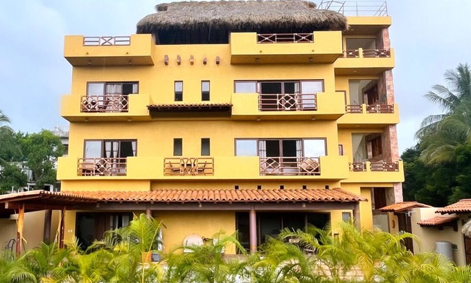 Lazaro Cardenas Villa | New Oceanview Villa 2blks from beach Wi-Fi A/C