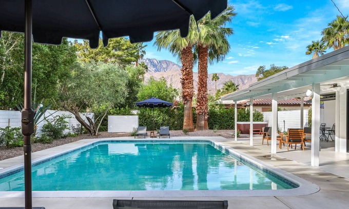 Sunrise Vista Chino House | NEW: Palm Springs Oasis w. Saltw. Pool, Spa, Views, Close to Downtown, Sleeps 8