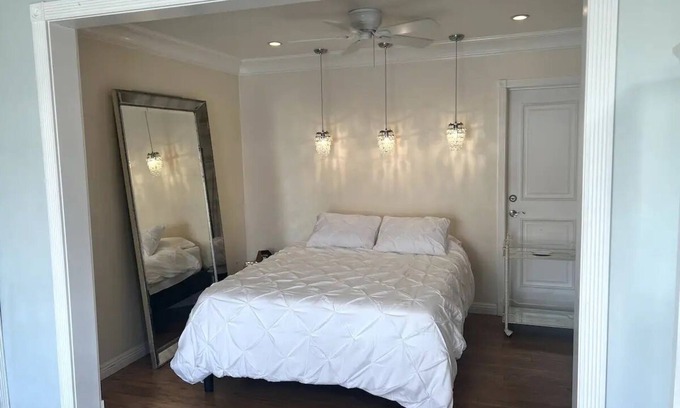 Ocean Beach Apartment | NEW Peaceful Studio Unit - 3 Blocks from the beach
