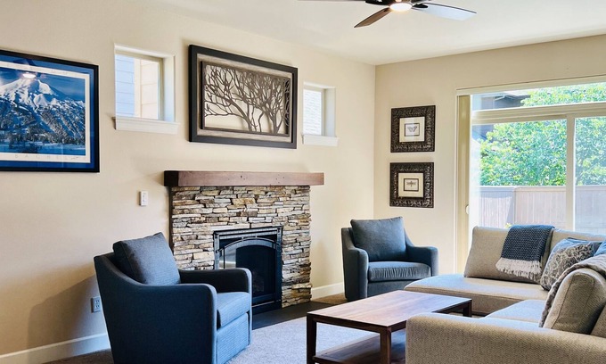 Southwest Bend House | NEW! Pet Friendly, Near Downtown Bend & Trails