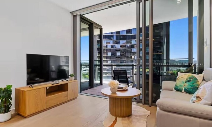 Brisbane Central Business District Apartment | New Private Apt in Queens Wharf lv12