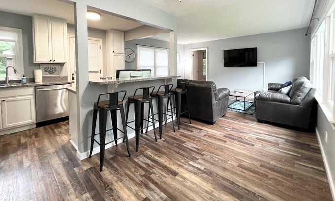 Geneva House | New! Private home in Geneva! Close to everything!