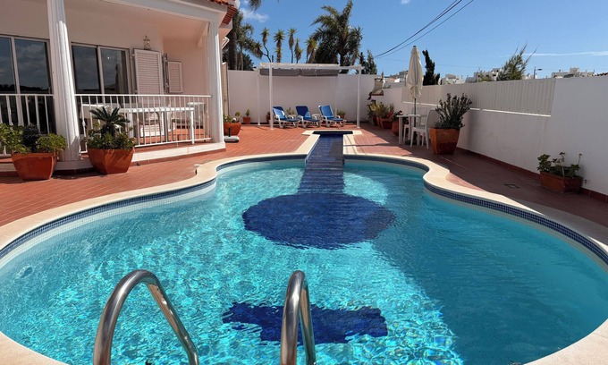 Olhos D'Agua Villa | New! Private Pool, Walk to Beach, Sea Views, Central Loc, 4 Bed/4 Bath, Parking