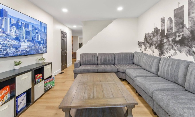 Downtown Indianapolis Apartment | New Renovated Home near ICC