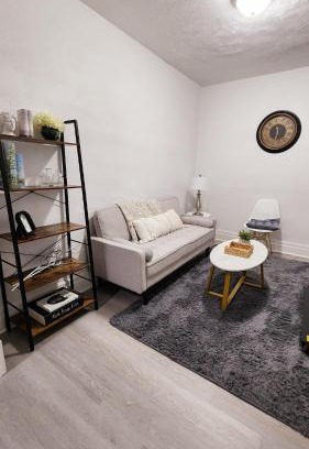 Niagara Falls Apartment | New Renovated USA Side