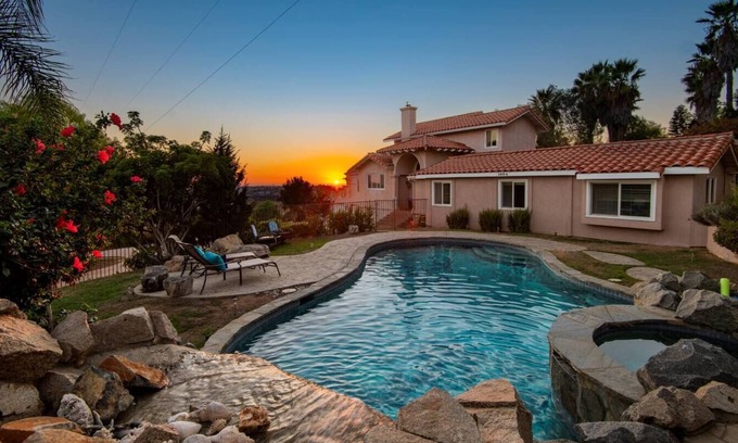 Vista Villa | NEW Rustic Family Style Hacienda