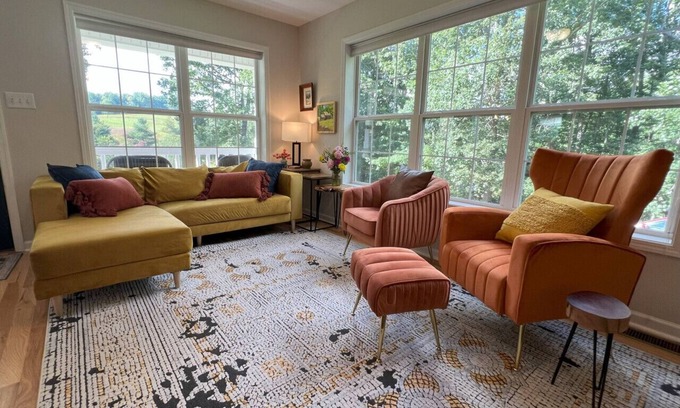 Court House House | New! Salamander Hill Cottage by Buffalo Mtn Getaway