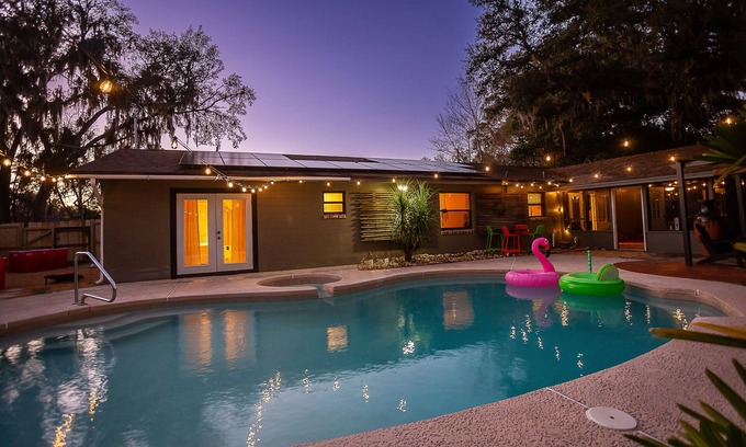 Gainesville House | New! Saltwater pool home with hot tub, game room, and outdoor games!