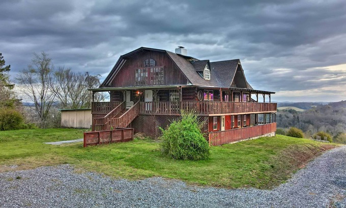 Sevierville Cabin | NEW! Sevierville Countryside Getaway w/ 2 Decks!