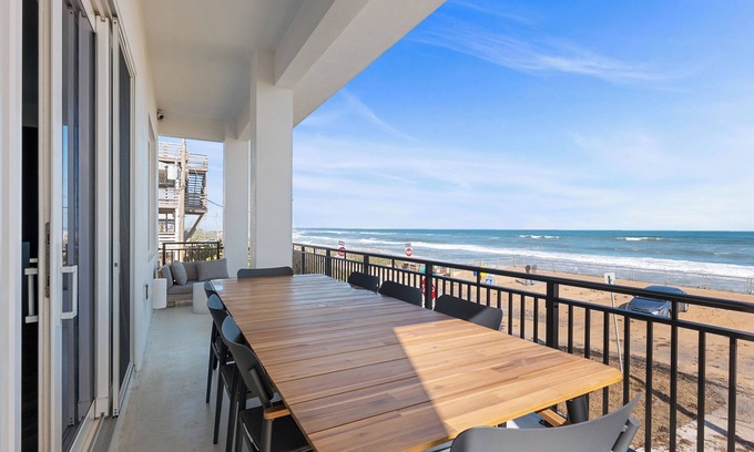 Bethune Beach House | New Smyrna Modern Beach House 5 bedrooms, 3 bathrooms