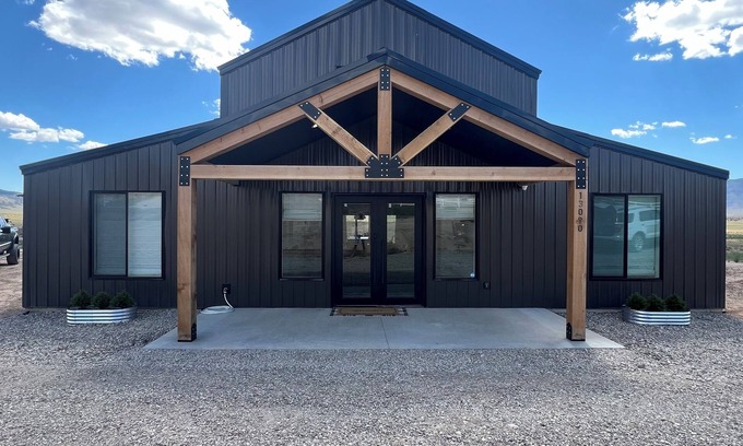 Juab County House | NEW Spacious 5-bedroom home at YUBA LAKE Family Reunion Fun! sleeps 20+