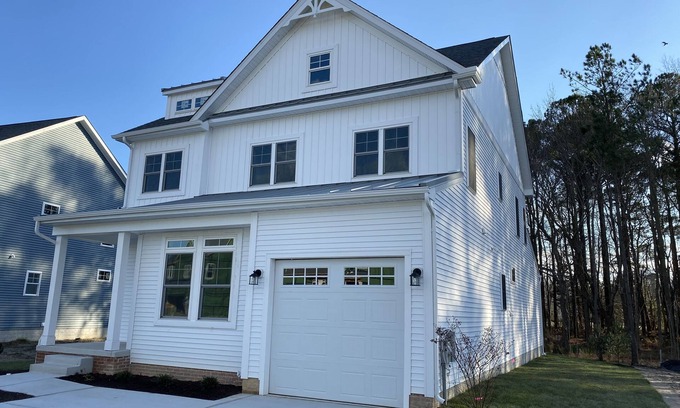 Ocean View House | NEW! Spacious 5BR4BA - walk to dining, shops, minigolf. Bethany parking pass.