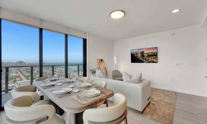 North Beach Condo | NEW Spacious Penthouse 3BR/2BA Condo w/Pool, Walk to Beach