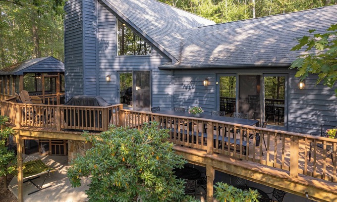 Oakland House | New! Split Lakefront Home