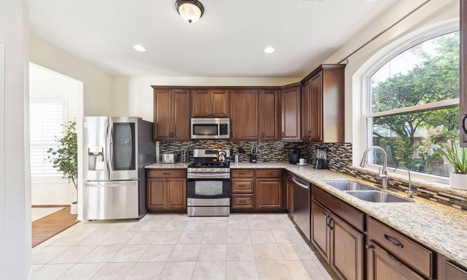 Barker House | NEW Stardust - Luxurious Four Bedroom Retreat