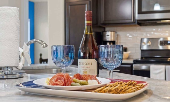 Temple House | New* Temple 6 Bd 5 min to Meta, BS&W, UMHB, Shopping+Lake. Free Parking+Wi-Fi