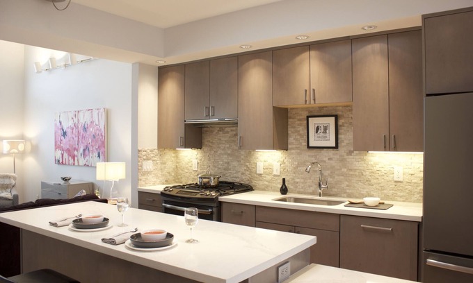 North Broadway - Holiday Condo | New"The Coop" at Holiday. Sophisticated Nobo Condo w/mtn views, fabulous light