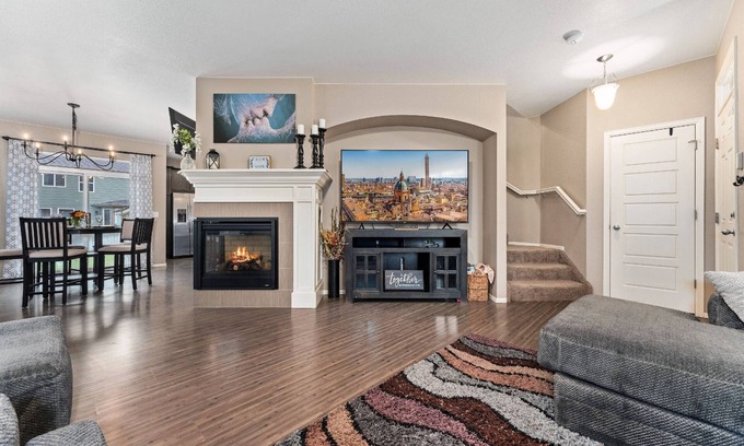 Brighton House | New. The Oasis. Big Backyard. Hot Tub.