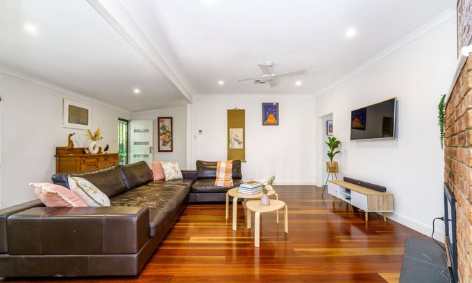 Pialligo Apartment | New to VRBO: Garden Precinct 3BR, Walking distance to Airport