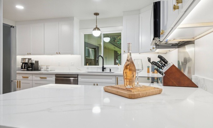 Bainbridge Island House | NEW! Tranquil Waterfront Escape with Harbor Views