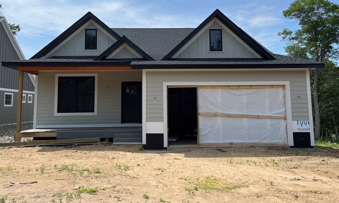 Pequot Lakes Villa | New Villa on Preserve Golf Course