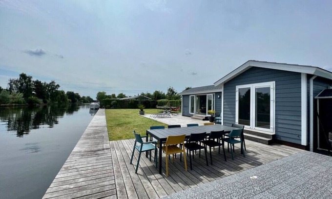 Municipality of De Ronde Venen Apartment | NEW - Waterfont Villa08 - on a lake near Amsterdam