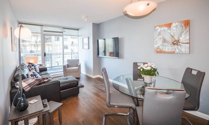 Downtown New Westminster Condo | New Westminster Sky Suite