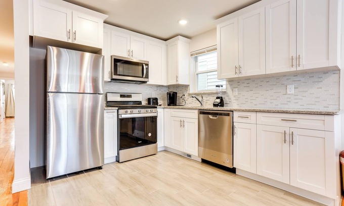 Lower Vailsburg Apartment | Newark Apt ~ 5 Mi to Museums & Art Centers!