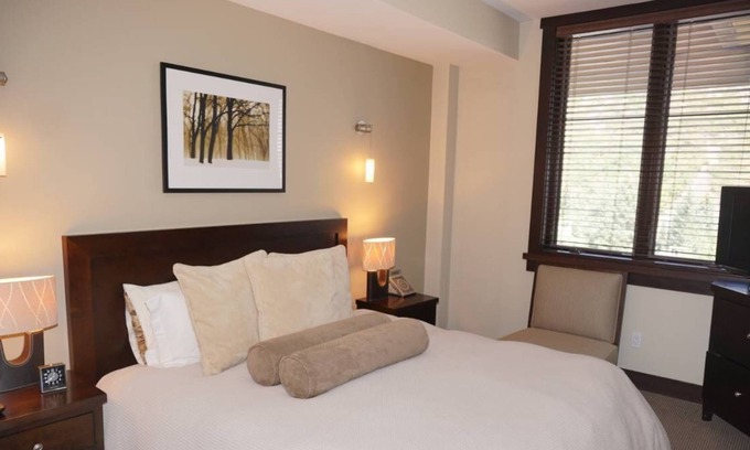 Snowmass Village Condo | Newer Base Village (Hayden Lodge) 2 bedroom condo with Valley Views! (203057)