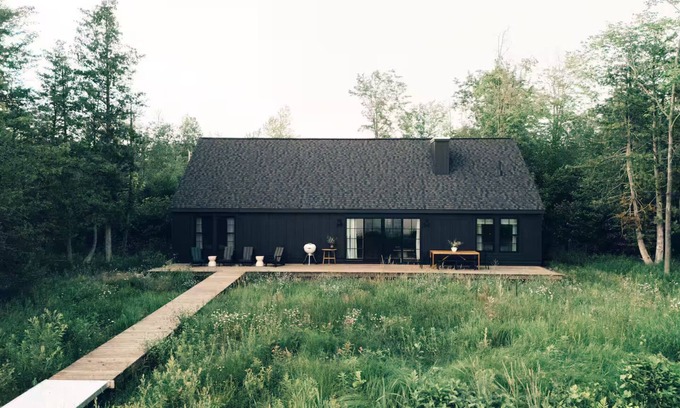 Elk Rapids House | Newly Built Modern Lakefront Home with Stunning Views in Elk Rapids