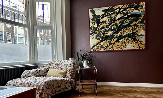 Westindische buurt Apartment | Newly completely renovated period apartment. Paintings, quiet, eclectic, artsy.