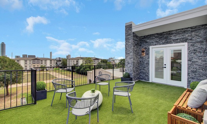 Houston House | Newly Constructed Winsome Village B - Galleria Area!