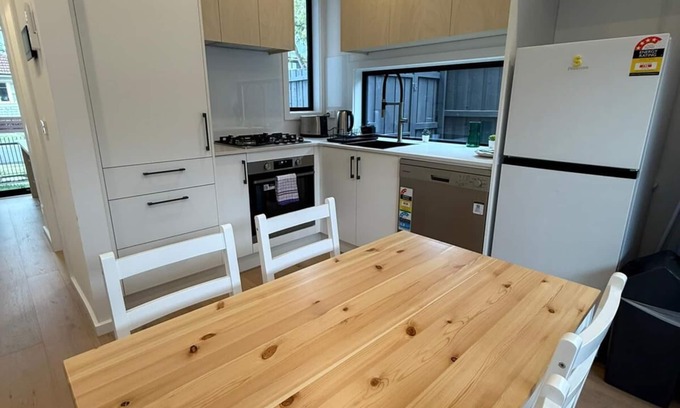Maidstone House | Newly Furnished Townhouse in Maidstone