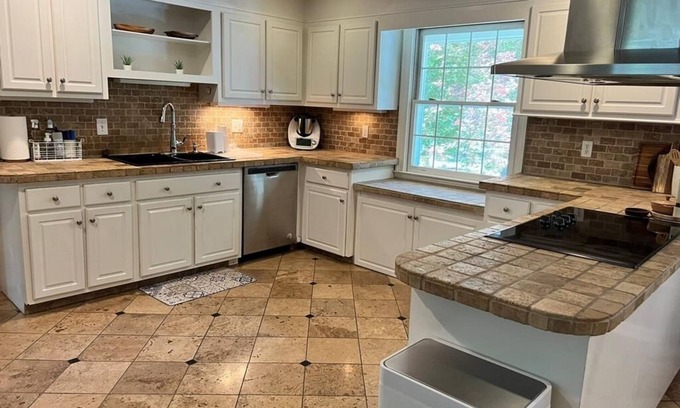 North Stamford House | Newly listed 5 Bd House, Close to buses, trains & beautiful downtown Stamford!