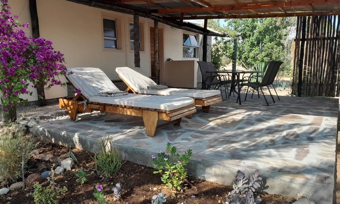 Usakos Apartment | NEWLY LISTED! Spacious 2-bedroom apartment in a little oasis near Spitzkoppe.