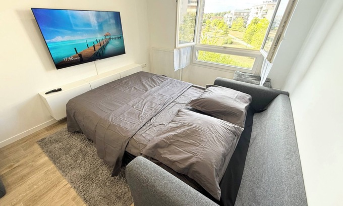 Corbeil-Essonnes Apartment | Newly refurbished 2-room apartment Parking, Wifi, washing machine and dryer.