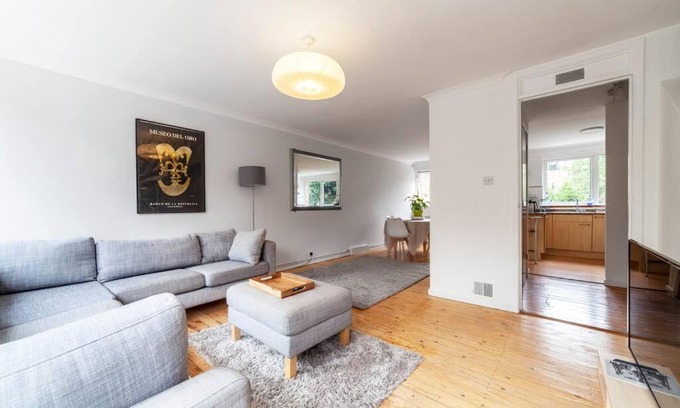 South Camberwell House | Newly refurbished 5 BDR house wgarden and parking