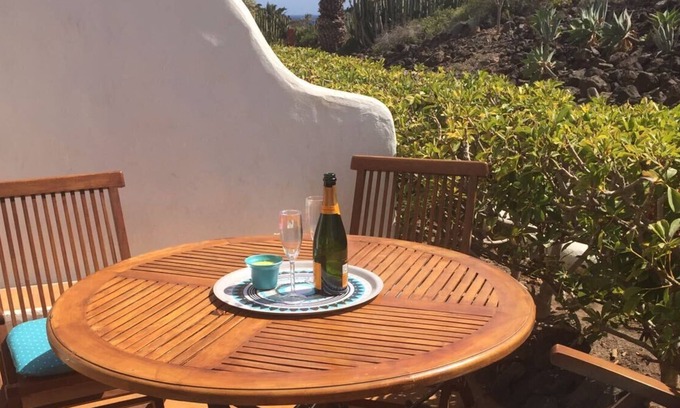 Complejo turistico Amarilla Golf Apartment | Newly refurbished luxury 2 bedroom/ 2 bathroom apartment with free WiFi & AirCon