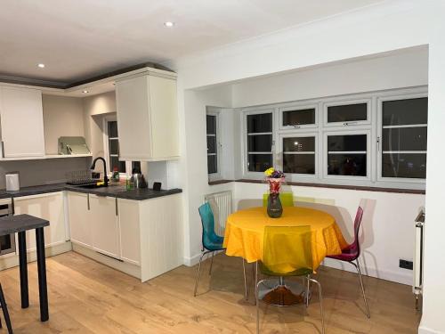 South Camberwell Apartment | Newly Refurbished Two Bedrooms Flat