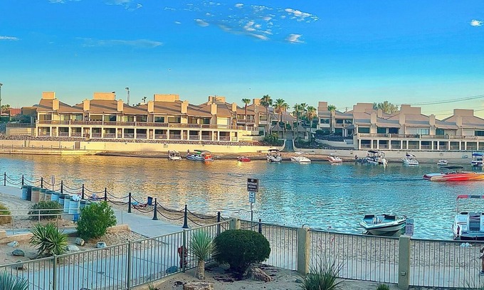 Lake Havasu City Condo | NEWLY REMODELED!2bd,2bth.Single-Story Condo@Kingsview.Beachfront View.On Channel