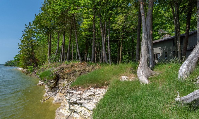 Gills Rock House | Newly remodeled 3 bedroom home on 200 feet of Lake Michigan shoreline!