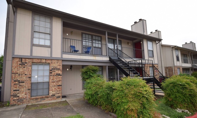 Fort Worth Apartment | Newly Remodeled and Furnished 2 Bed 1 Bath Unit in a 4-Plex with W/D