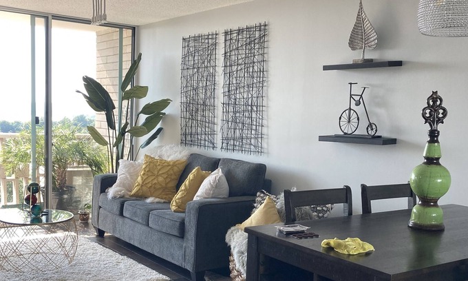 Downtown Tulsa Condo | Newly remodeled high rise condo with a west side spectacular view